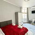 Downtown Apartment House Red